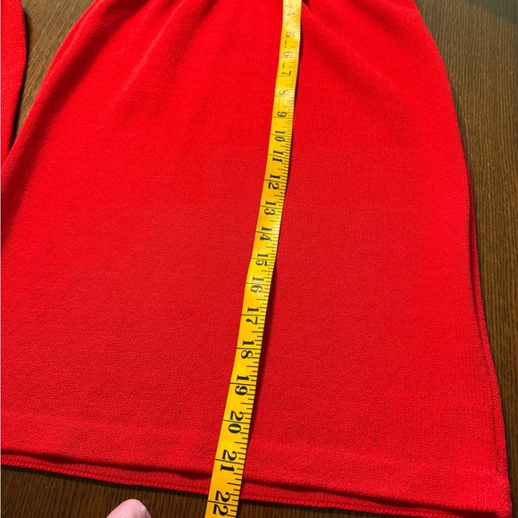 St. John Collection by Marie Gray size 2, 4 Christmas red - Picture 14 of 14